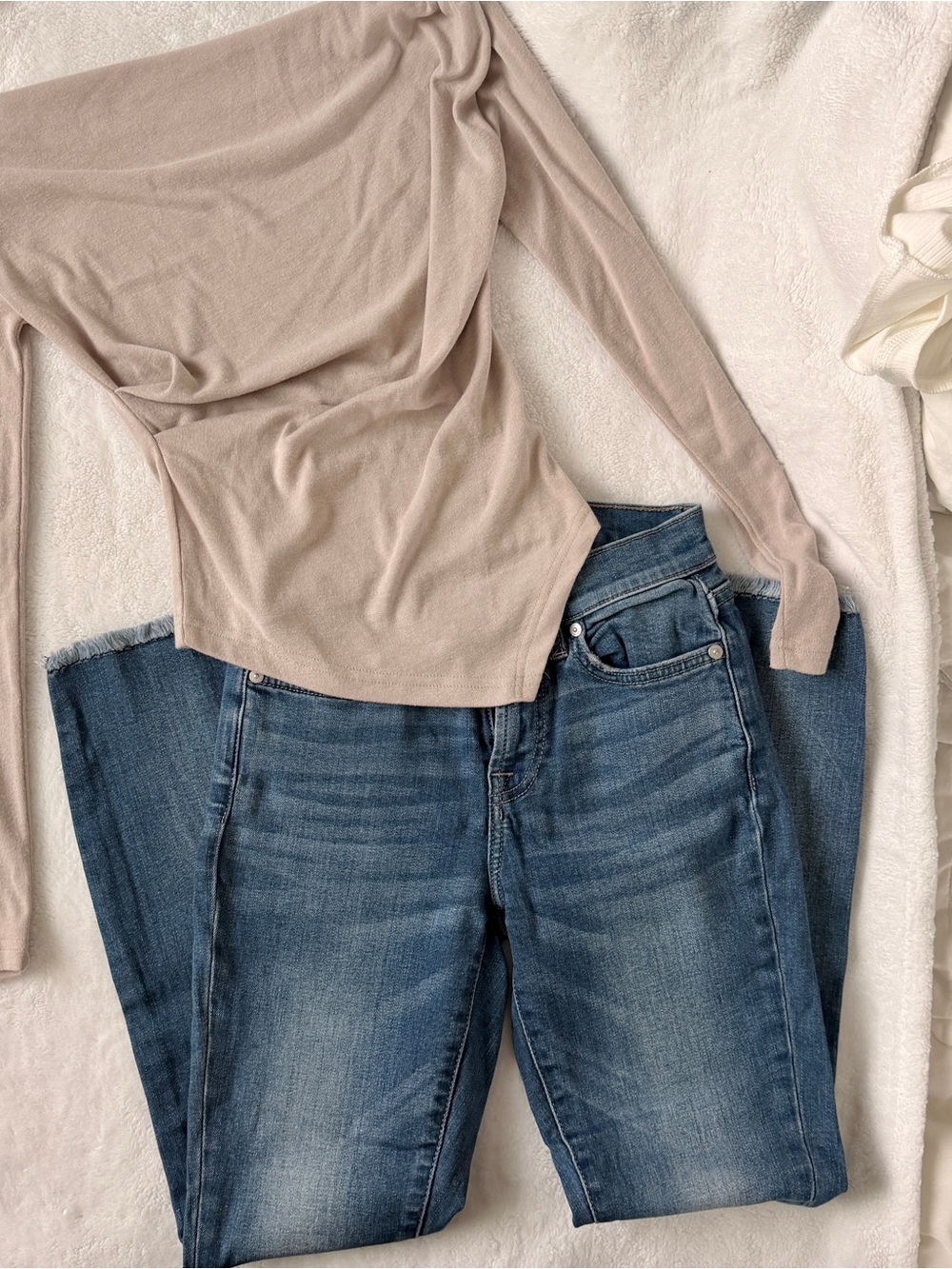 7 For All Mankind Women’s Skinny Jeans in Medium Blue